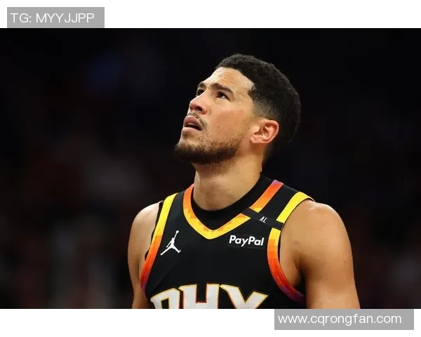 菲尼克斯太阳力克达拉斯独行侠,德文·布克26+9主导战局,艾顿两双克莱·汤普森24分难救主